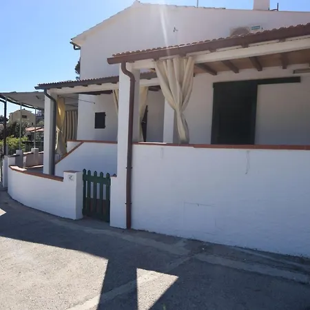 Glenda Apartment *